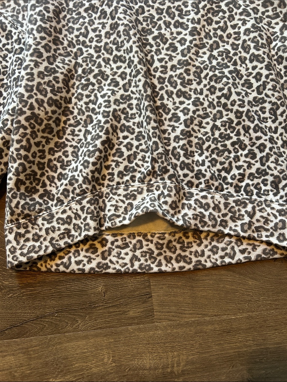 Abercrombie & Fitch Leopard Print Pullover - Cream & Brown - Picture 5 of 8